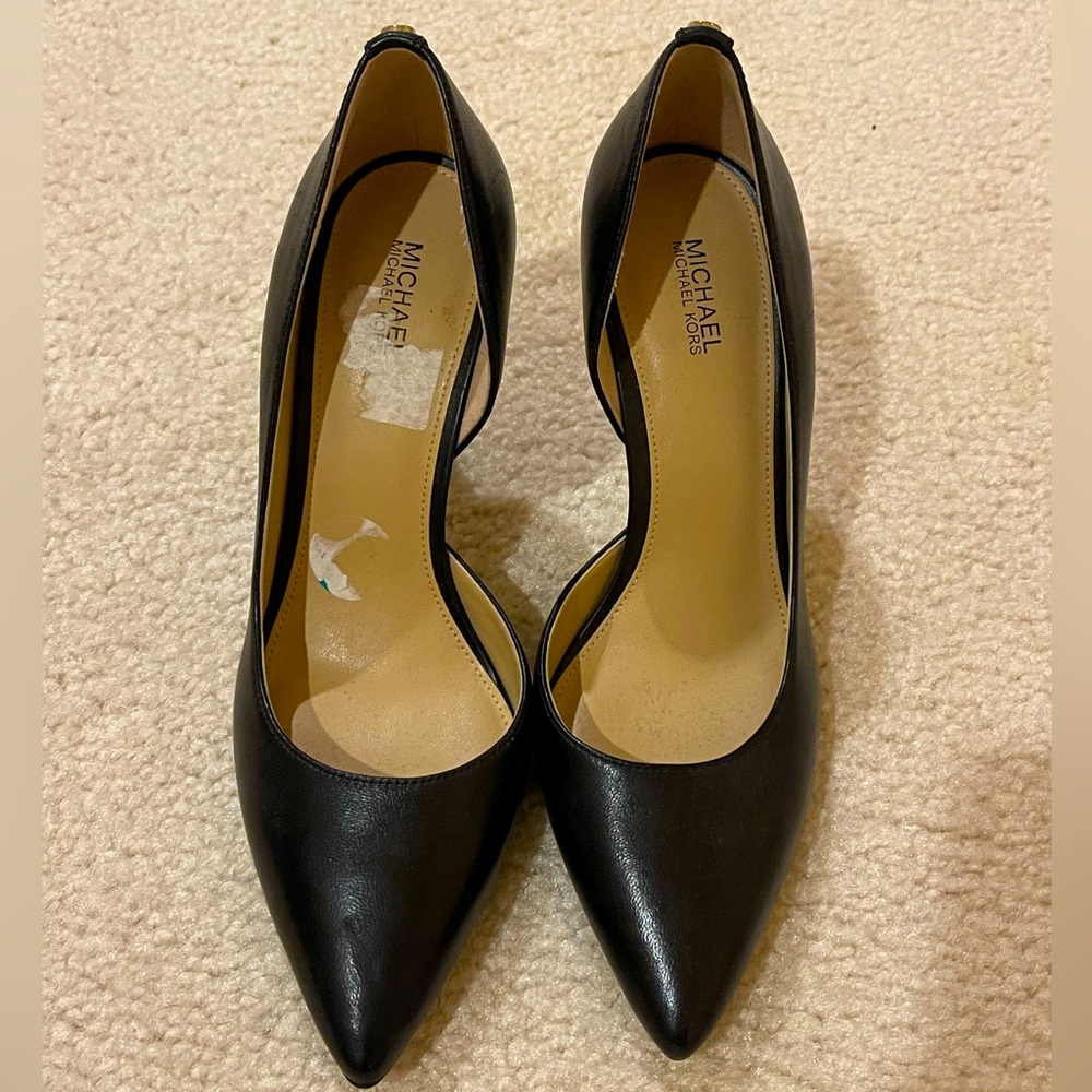 BRAND NEW - MICHAEL KORS Leather Cutout Pumps